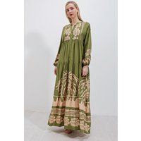 Bedrucktes Maxi-Stufenkleid mit botanischem Muster