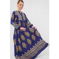 Bedrucktes Stufen-Maxikleid mit V-Ausschnitt