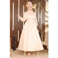 Elegantes Satin-Maxikleid mit Federn