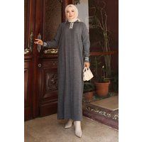 Strick-Maxikleid mit Knopfdetails