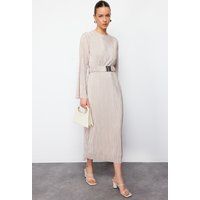 Elegantes Plissee-Maxikleid mit Gürtel