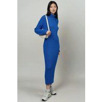 Langärmeliges Rollkragen-Zopfstrickkleid