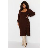 Geripptes Midikleid mit dekorativen Knöpfen