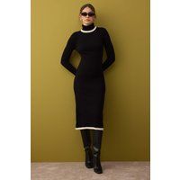 Geripptes Rollkragen-Midikleid aus Strick