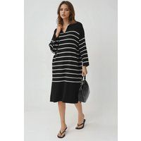 Gestreiftes Midi-Strickkleid mit lockerer Passform