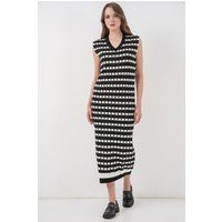 Ärmelloses Midi-Strickkleid mit geometrischem Muster