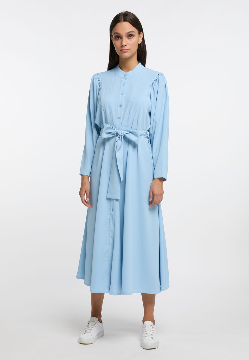 Elegantes Maxikleid mit Knopfleiste