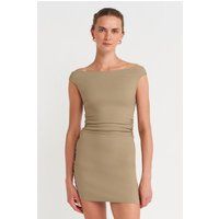 Minimalistisches Mini-Kleid mit Bardot-Ausschnitt