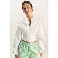 Kurzer Slim-Fit Rippstrick-Kapuzenpullover