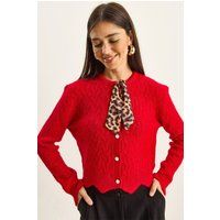 Strukturierte Strickjacke mit Wellensaum