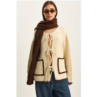 Oversize-Strickjacke mit Bindebandverschluss