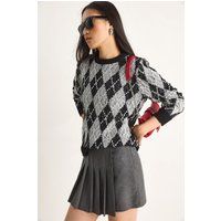 Klassischer Strickpullover mit Rautenmuster