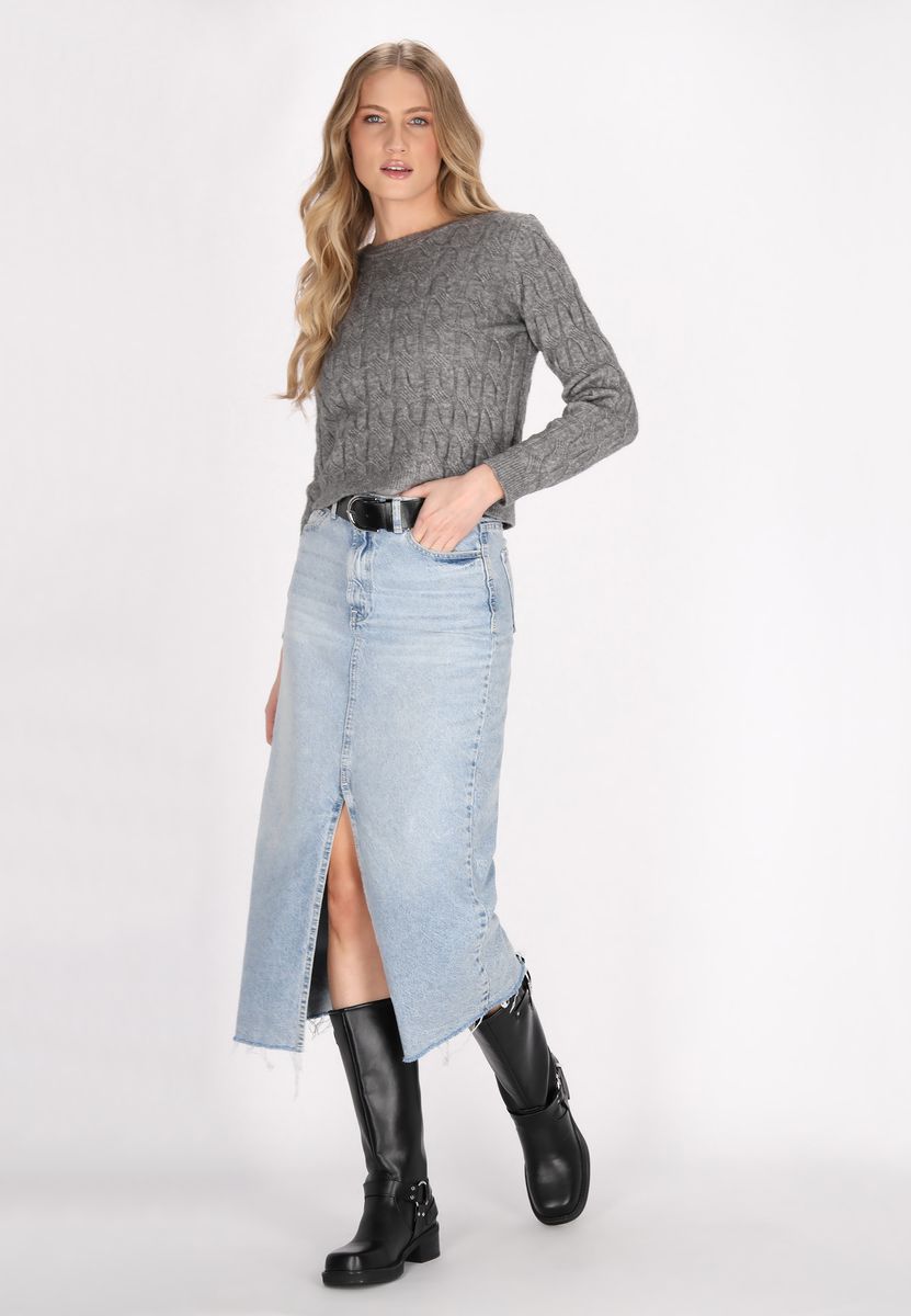 Zopfstrickpullover mit Schulterknöpfen