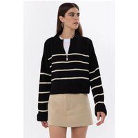 Gestreifter Strickpullover mit Viertelreißverschluss