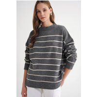 Gestreifter Relaxed Rundhals-Strickpullover