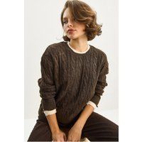 Grober Zopfstrickpullover mit Rundhalsausschnitt