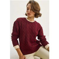 Klassischer Zopfmuster-Pullover mit Lagen-Look