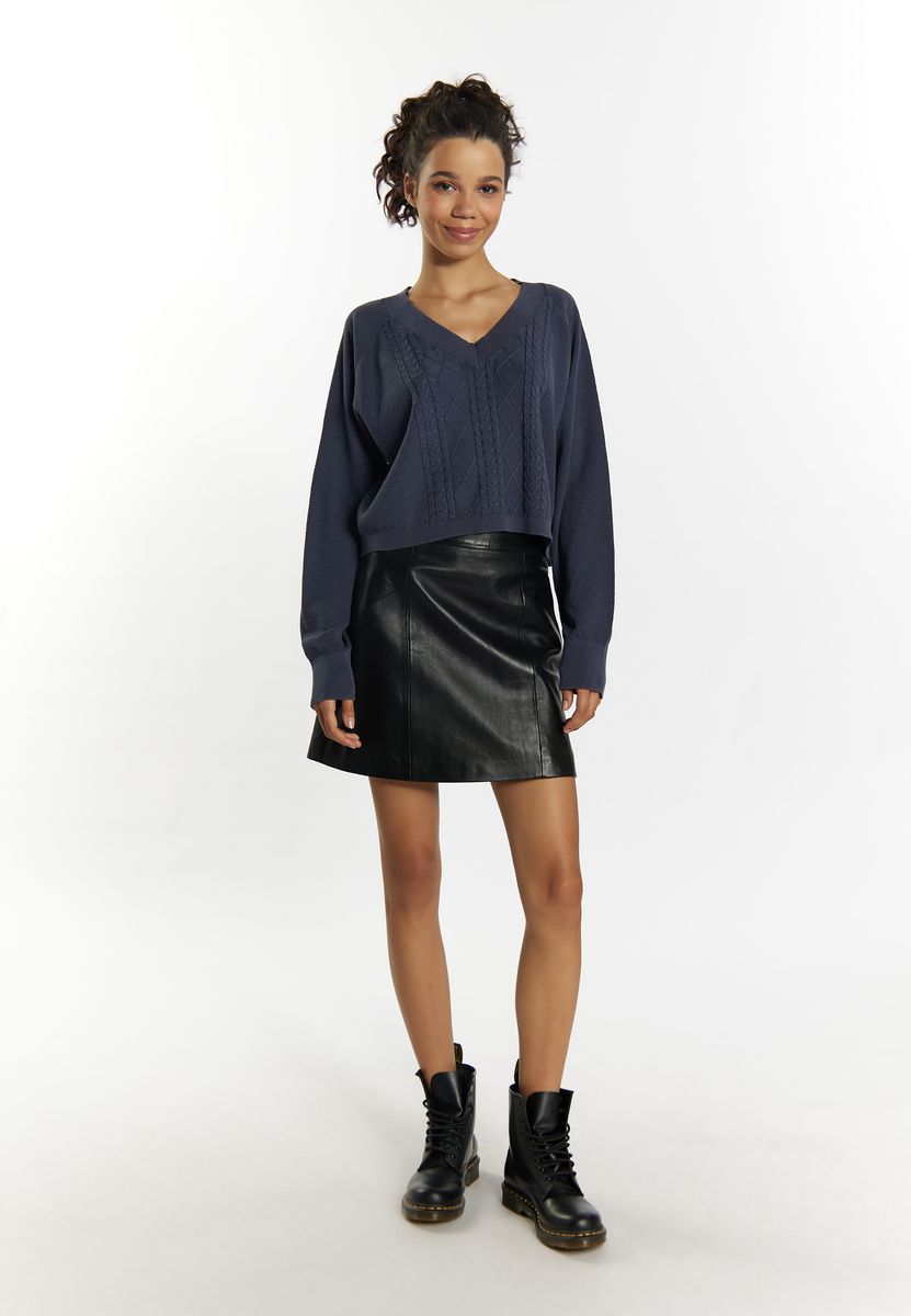 Kurzer V-Ausschnitt Pullover mit Zopfmuster