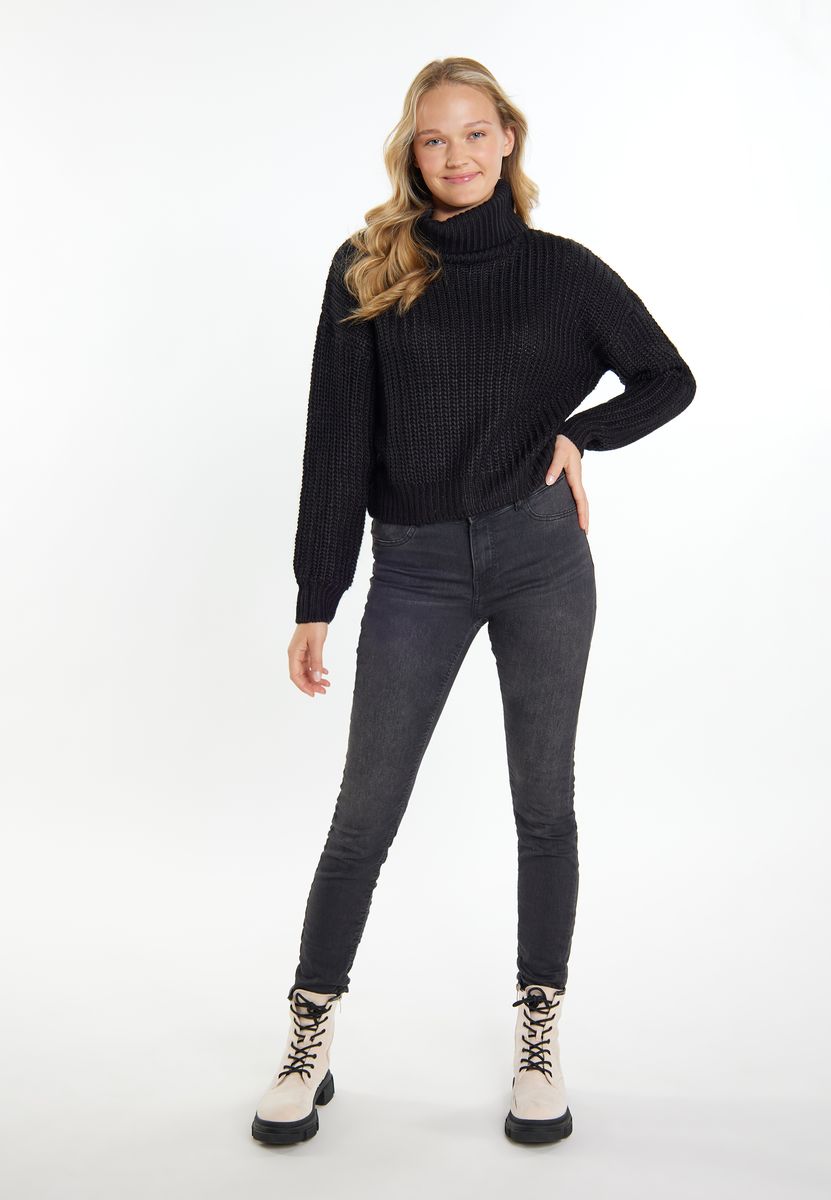 Grobstrick-Rollkragenpullover mit Rippenmuster