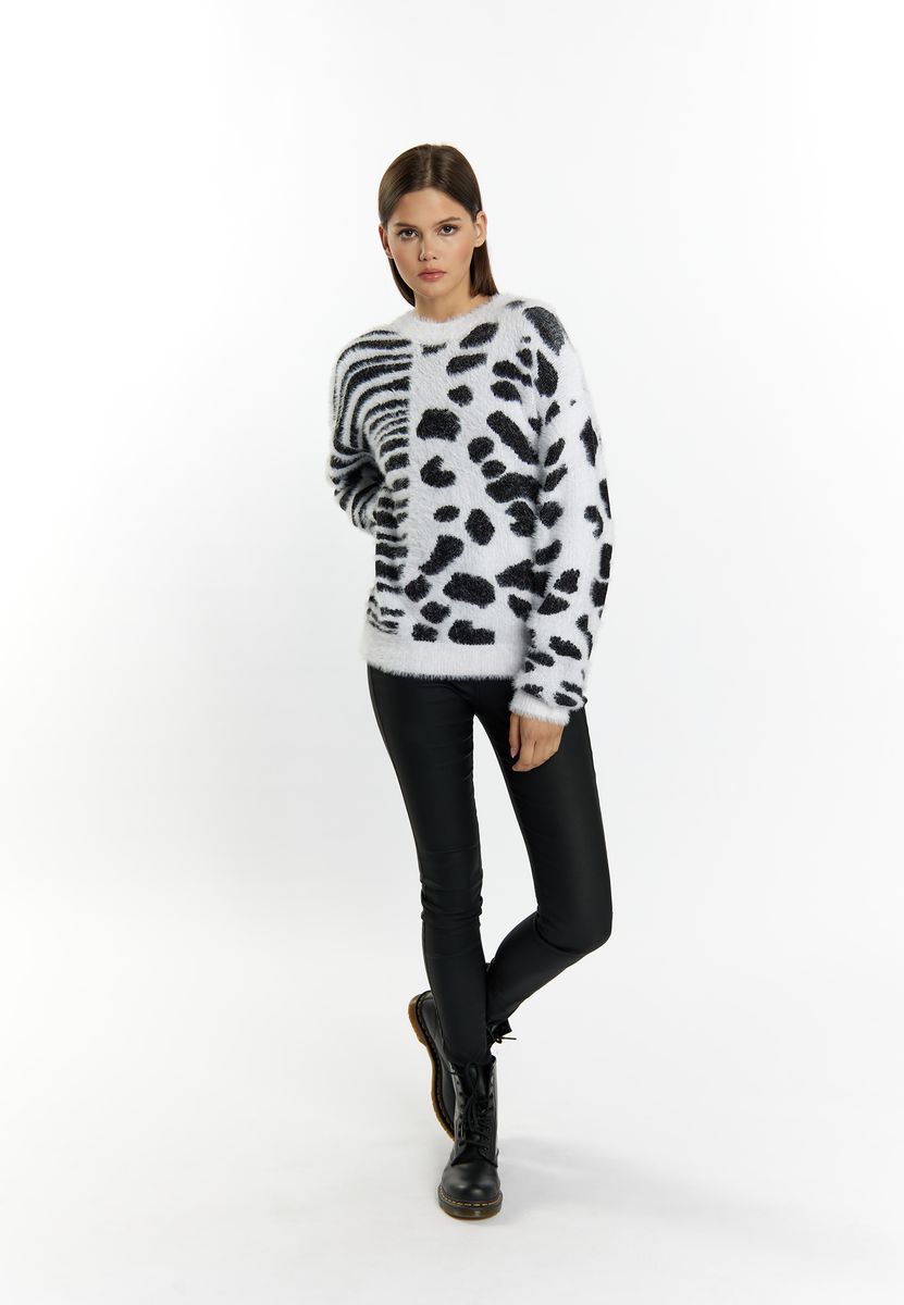 Flauschiger Pullover mit Tiermuster-Mix
