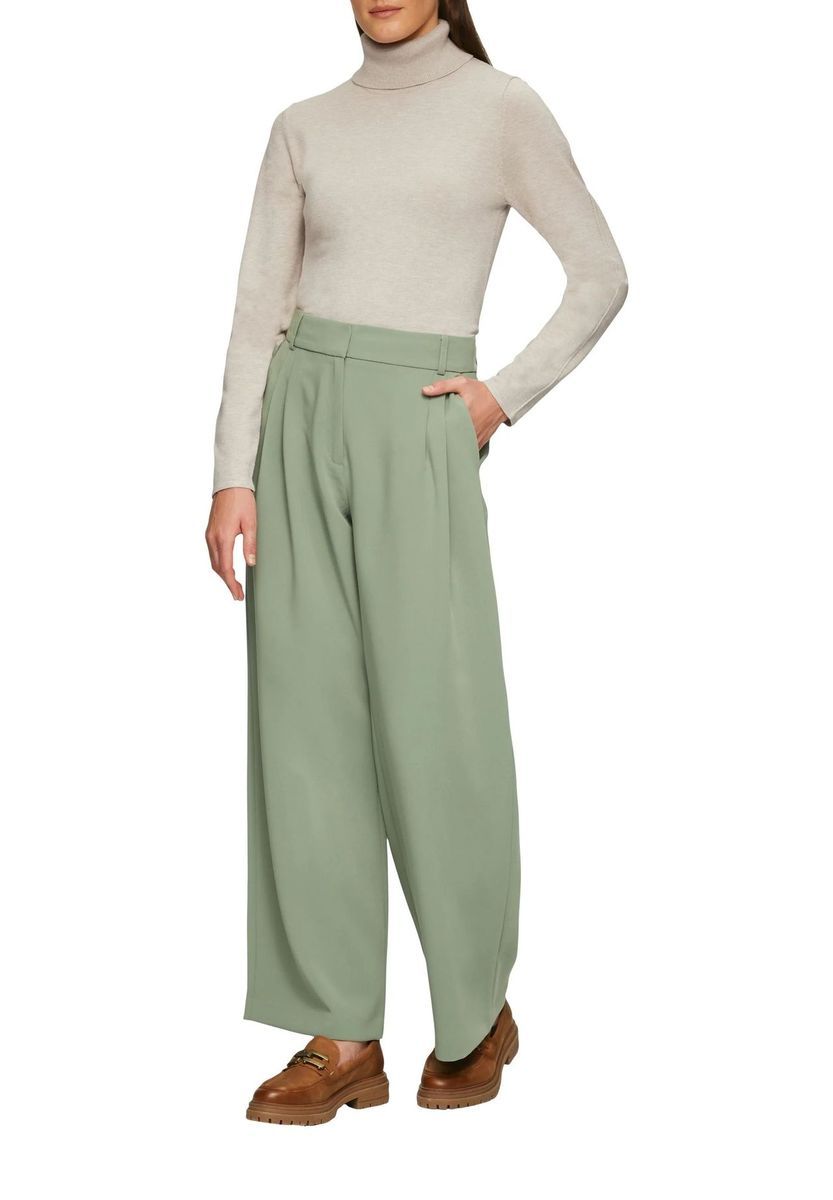 Rollkragenpullover mit feiner Rippstruktur