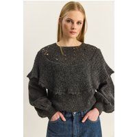 Strickpullover mit Volants und U-Boot-Ausschnitt