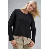 Gerippter Strickpullover mit Rundhalsausschnitt