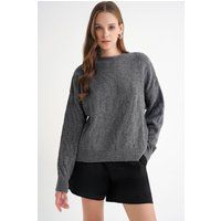 Strickpullover mit Zopfmuster