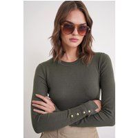 Schmaler Strickpullover mit Knopfbündchen