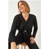 Gerafftes Kurztop mit Lochstrickmuster