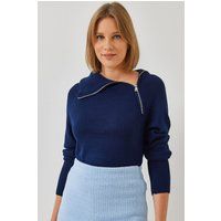 Asymmetrischer Strickpullover mit Reißverschluss