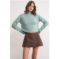 Verkürzter strukturierter Strickpullover mit Stehkragen