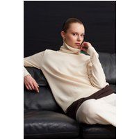 Luxuriöser Kaschmir-Rollkragenpullover mit Rippenstrick