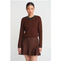 V-Ausschnitt-Pullover mit Zopfmuster