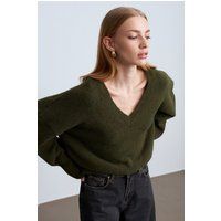 Rippstrickpullover mit V-Ausschnitt