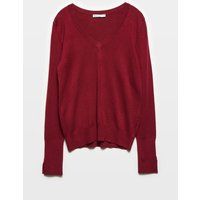 Klassischer weicher Strickpullover mit V-Ausschnitt