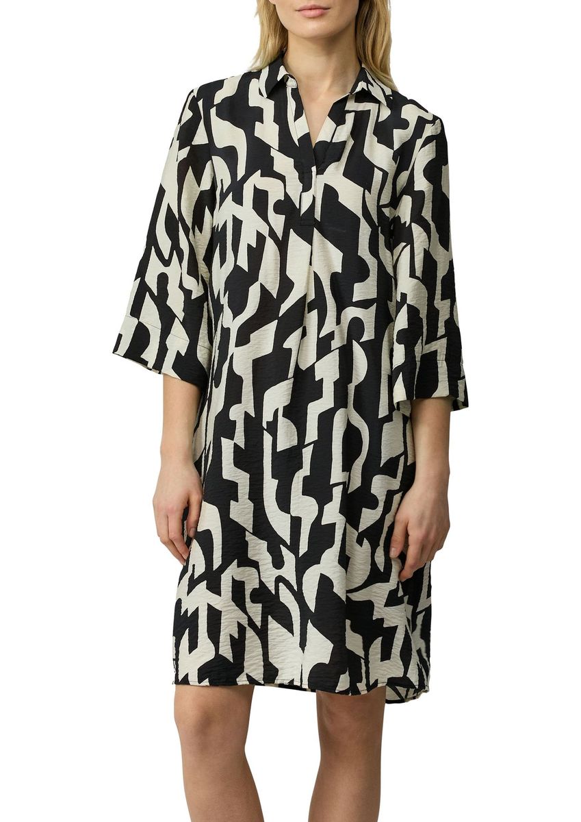 Kleid mit geometrischem Muster