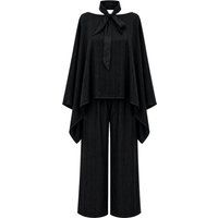 Strukturierte Poncho- und Weithosen-Kombi