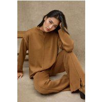 Strickpullover und Weitbeiniges Hosen-Set