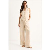 Taillierte Leinenweste und weite Hose
