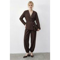 Set aus Gürtelbluse und Jogginghose