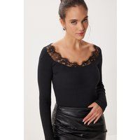 Geripptes Langarmshirt mit Spitzenbesatz