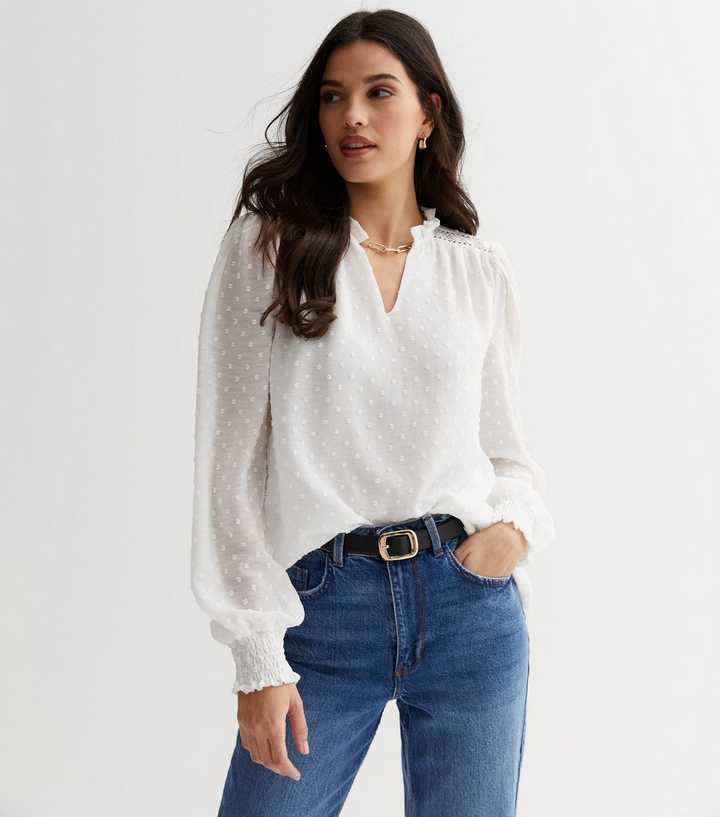 Dobby-Chiffonbluse mit Rüschenausschnitt