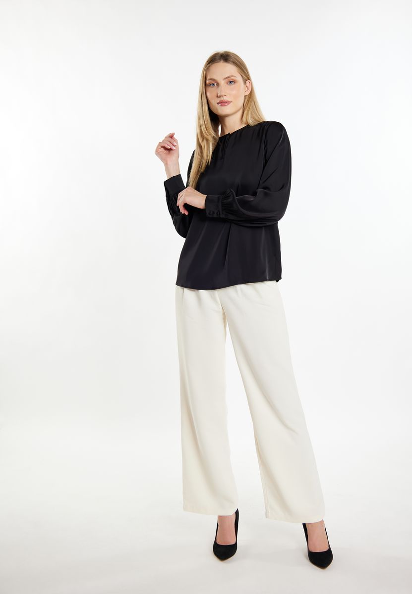 Elegante Satinbluse mit Schlüssellochausschnitt