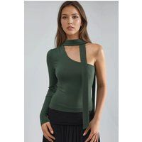 Asymmetrischer Strick mit Schaldetail