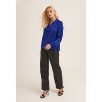 Elegante Schluppenbluse aus Satin