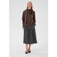 Elegante Satinbluse mit drapiertem Schalkragen