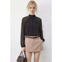 Polka-Dot-Chiffonbluse mit Stehkragen