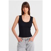 Geripptes Cami-Top mit Spitzenbesatz