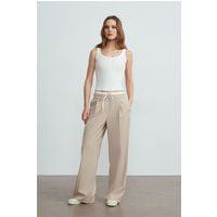 Minimalistisches Henley aus Rippstrick